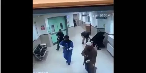 Soldados israelenses disfarçados de médicos matam três homens em hospital