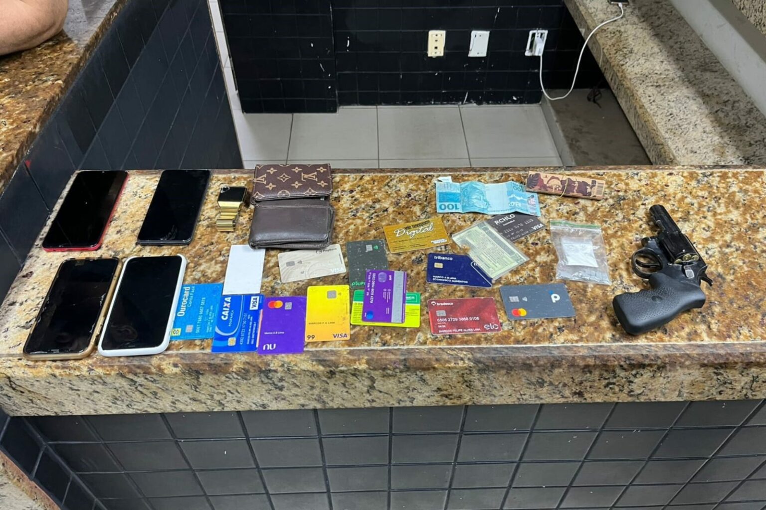 PM prende dupla por porte ilegal de arma de fogo no Pará