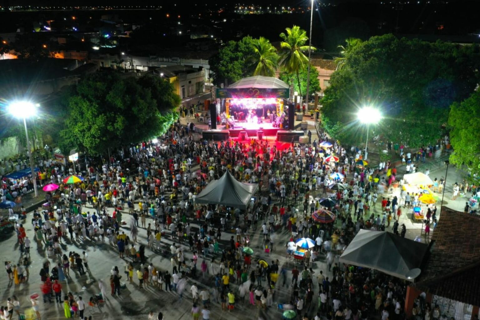 Festa de Réveillon lota Orla de Marabá