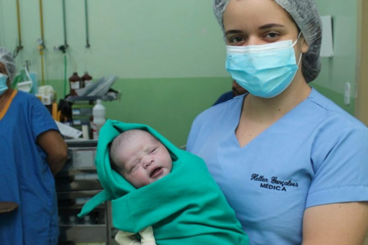 Primeiro bebê nascido no Hospital Materno Infantil de Marabá em 2024 é uma menina