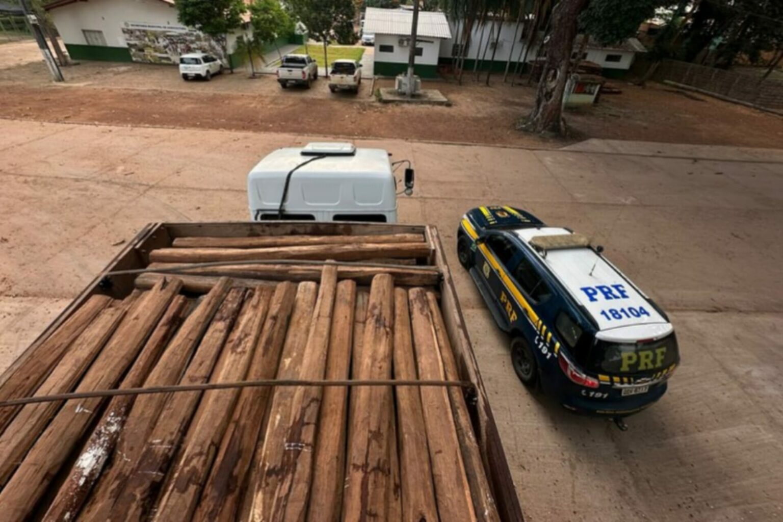 PRF apreende 40 m³ de madeira ilegal em Marabá