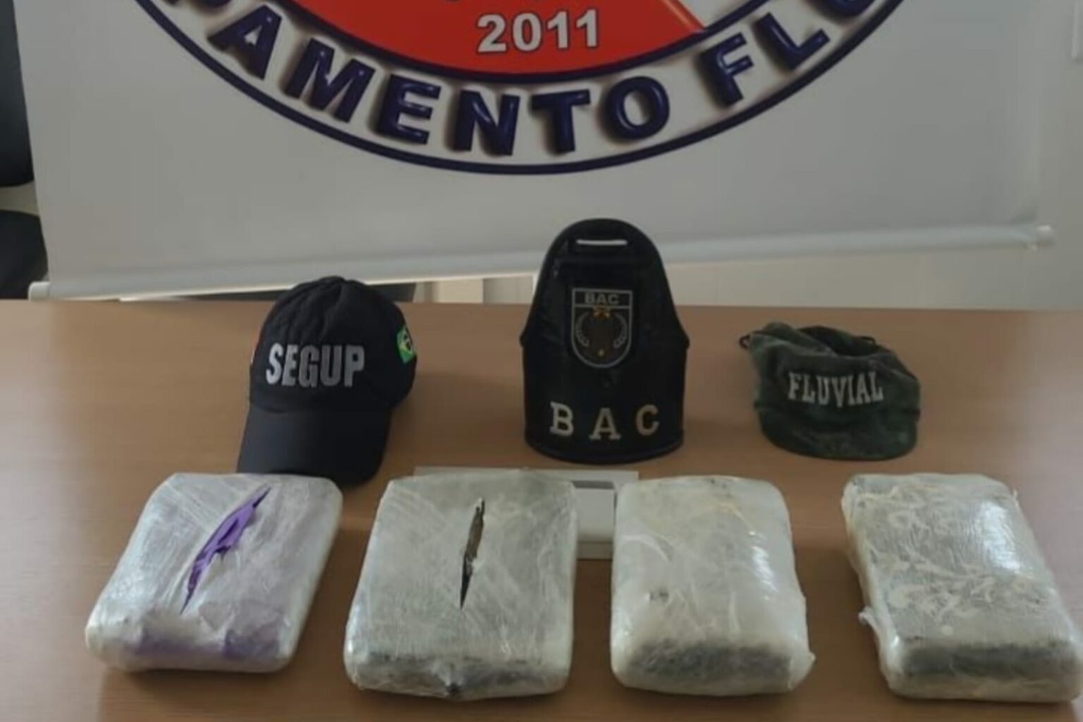 Ação policial apreende drogas dentro de barco no Marajó