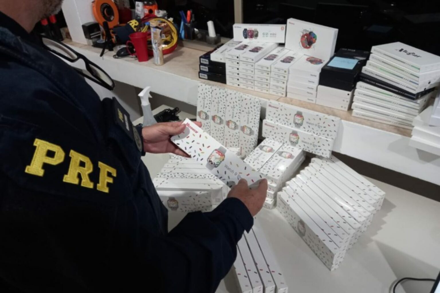 PRF apreende eletrônicos contrabandeados em Dom Eliseu