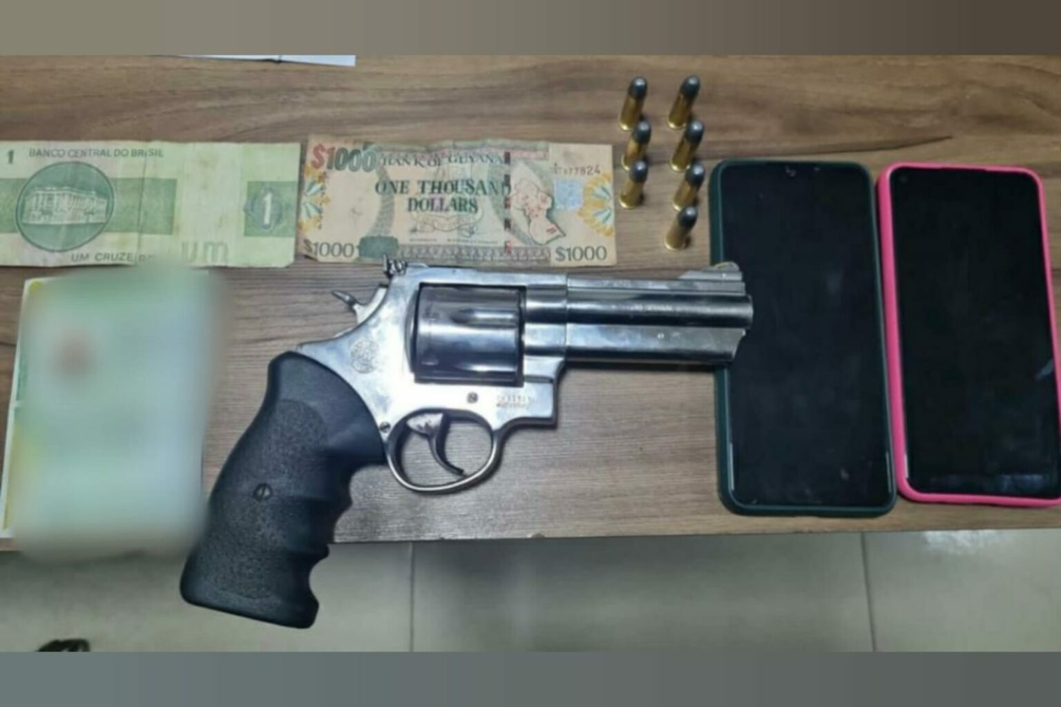 Homem é preso ao ser flagrado com arma de fogo em Parauapebas