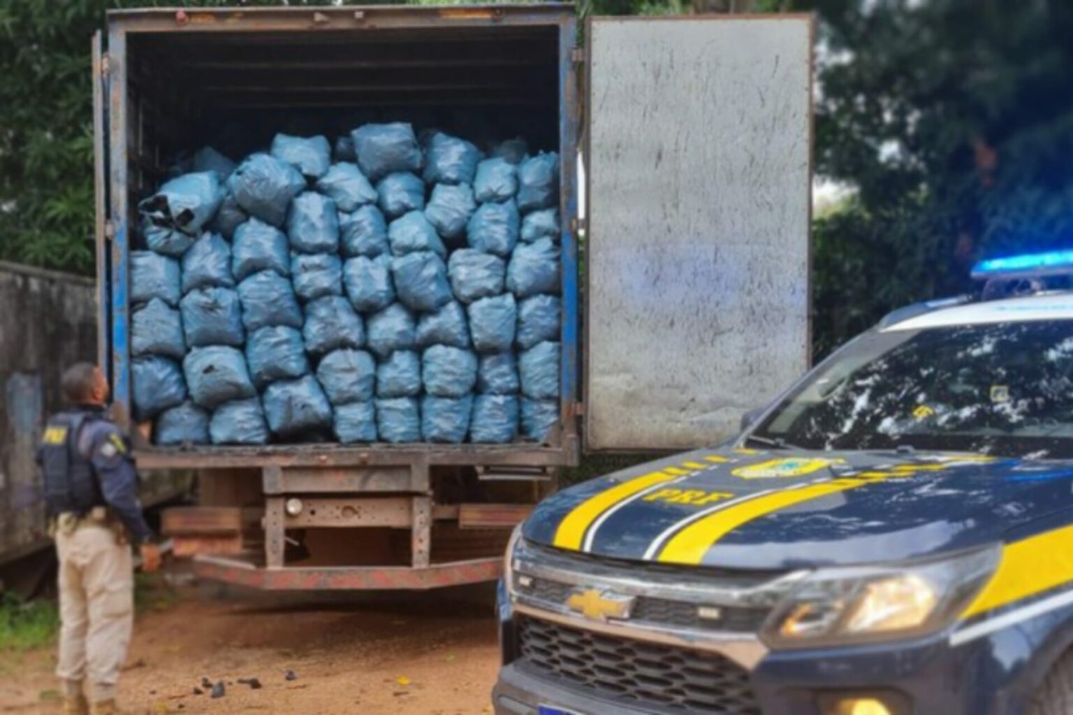 PRF apreende 44 m³ de carvão ilegal em Marabá