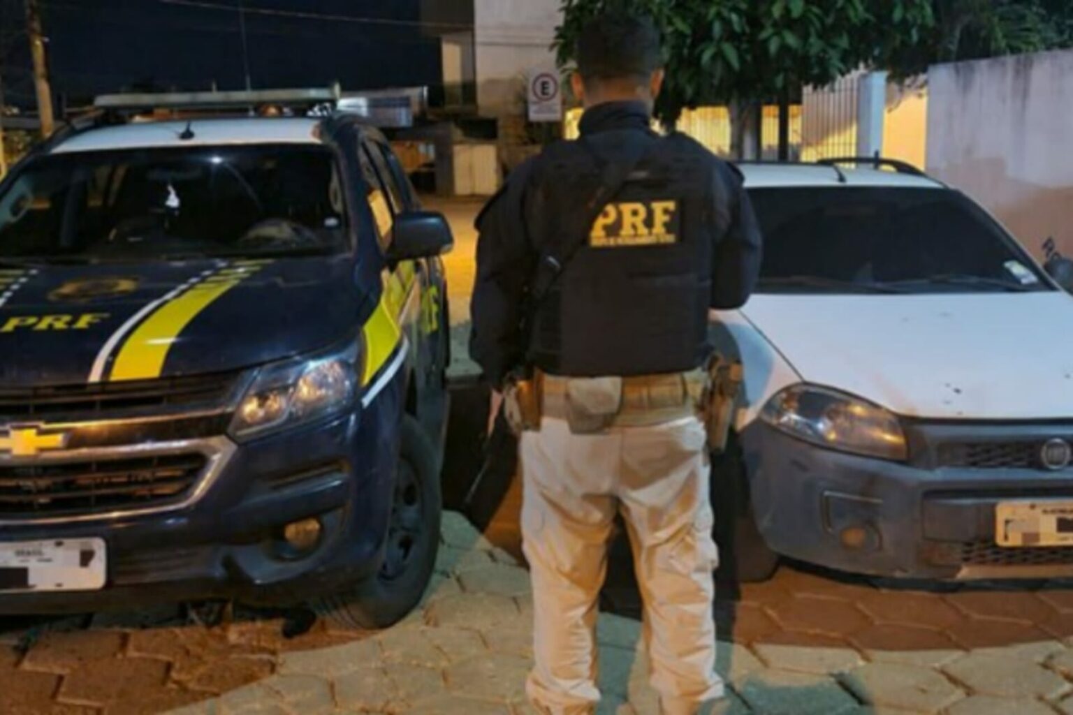 PRF apreende moto e recupera carro roubado em Marabá