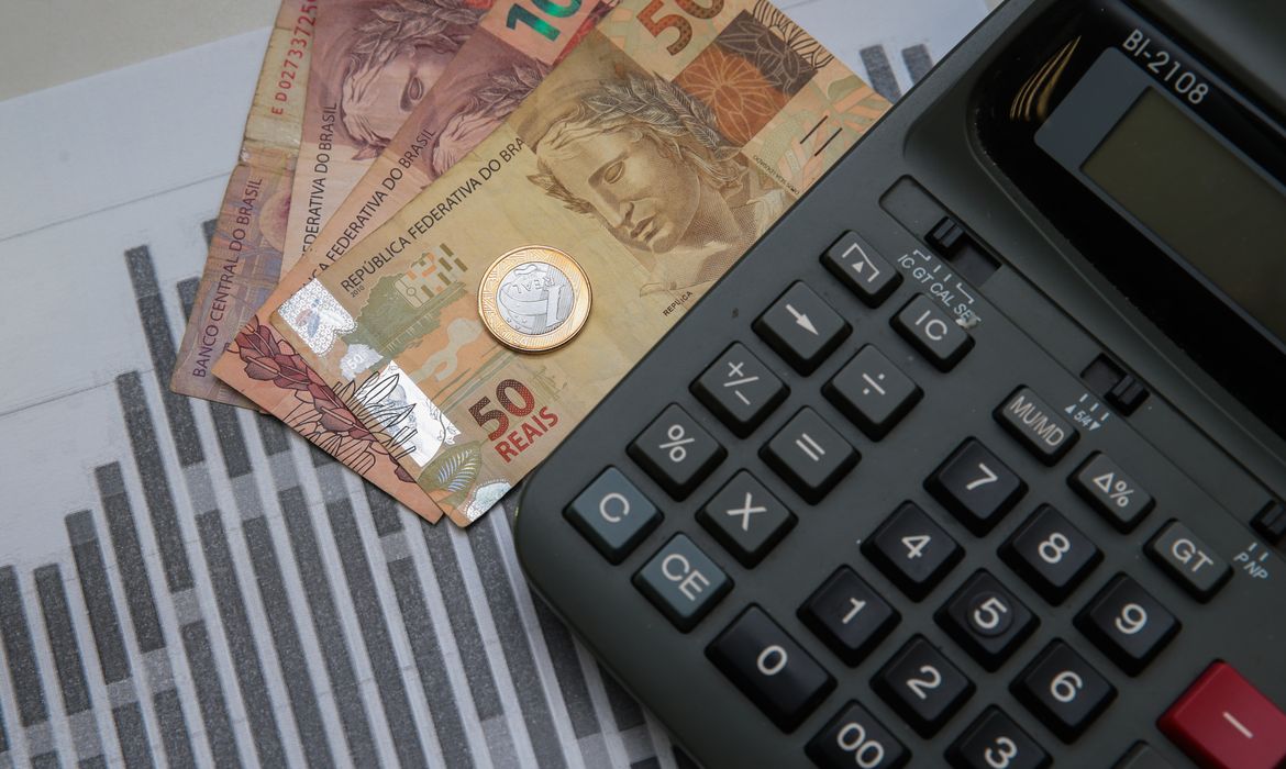 Saiba como vencer as dívidas em 2024