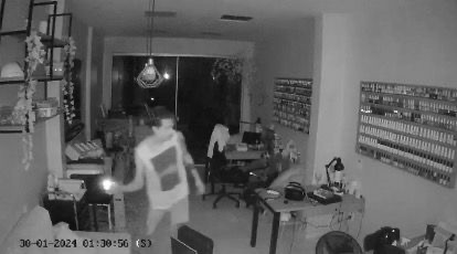 Homem invade salão de beleza pelo telhado e furta cerca de R$ 5 mil em produtos no Pará