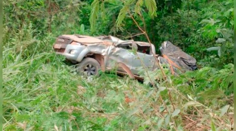 Caminhonete capota e deixa cinco pessoas feridas no Pará