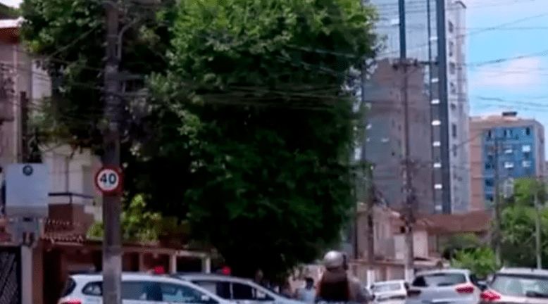 Adolescente de 17 anos é apreendido após pais serem encontrados mortos a facadas