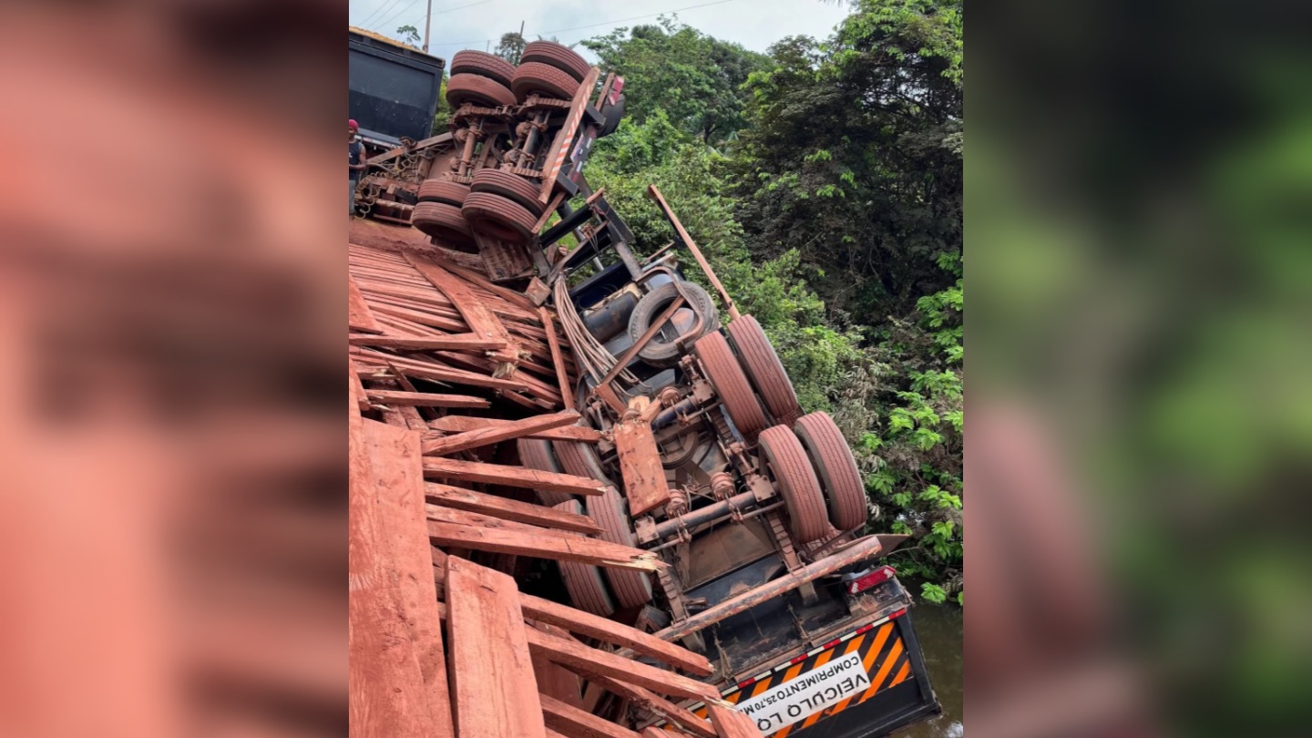 Ponte desaba durante passagem de caminhão no nordeste do Pará
