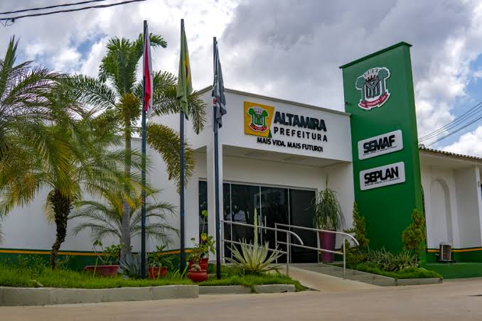 Professores cobram pagamento de piso salarial em Altamira