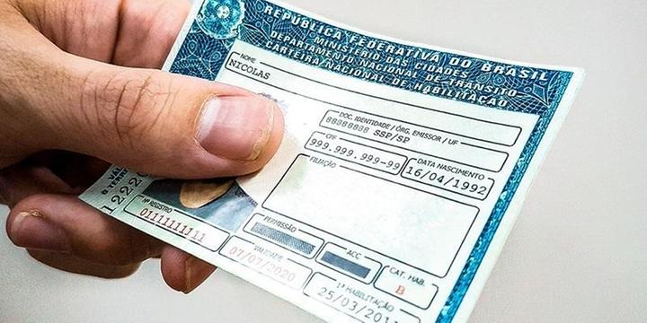 Senado aprova desconto para pessoa acima de 50 anos renovar CNH