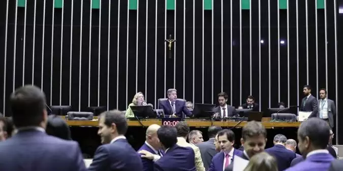 Isenção tributária de igrejas deve voltar à pauta da Câmara nesta terça-feira
