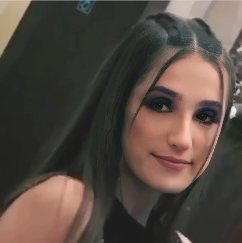 Jovem condenada por matar amiga com tiro na cabeça é expulsa de faculdade de medicina