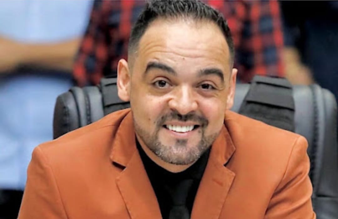 Aurélio Goiano trava luta contra grupos de “esquerda” e “direita” em Parauapebas