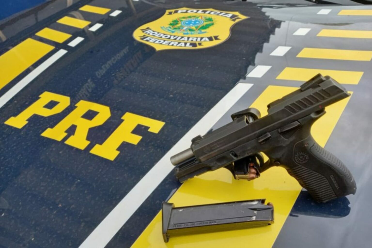 PRF apreende arma de fogo e munições em Dom Eliseu