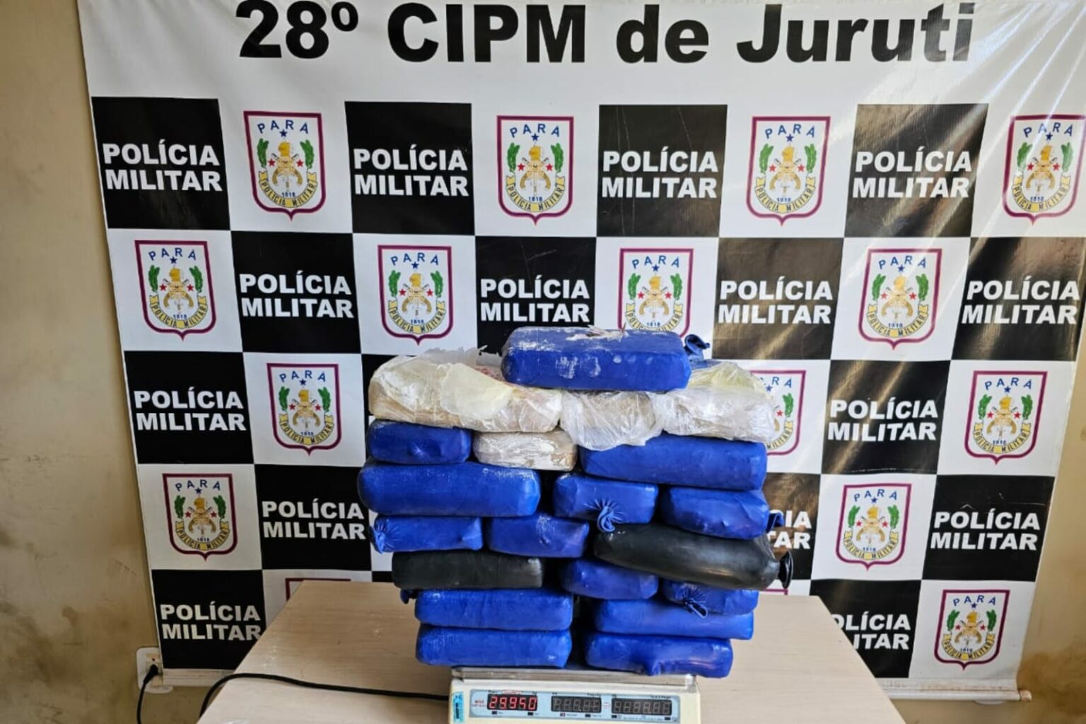 PM apreende quase 30kg de drogas no oeste do Pará