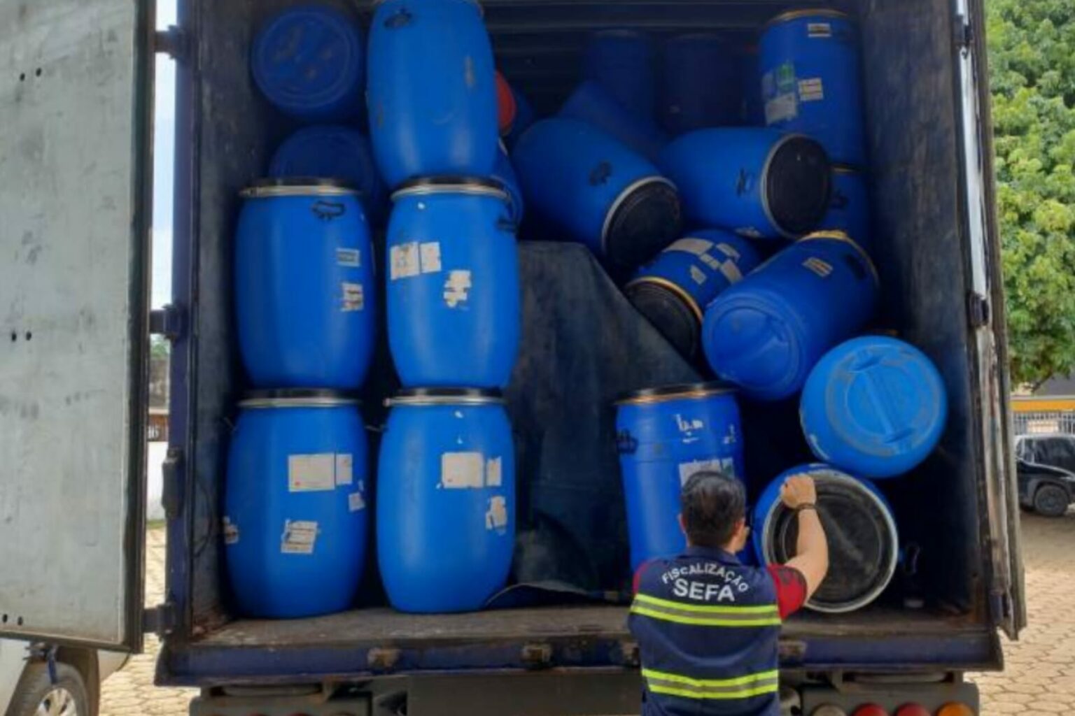 Sefa apreende 4,3 toneladas de embalagens em Dom Eliseu