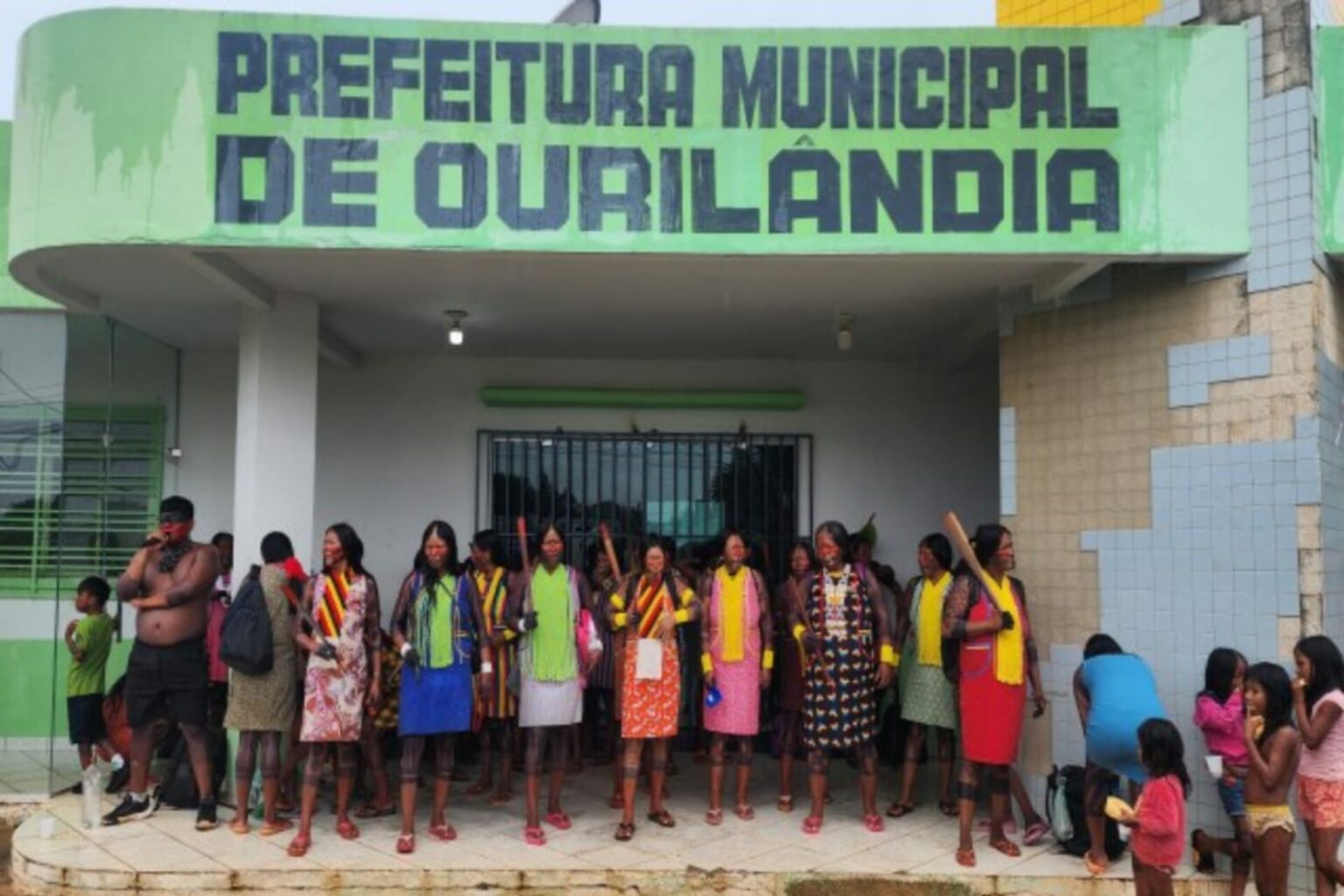 Indígenas ocupam prefeitura em Ourilândia do Norte