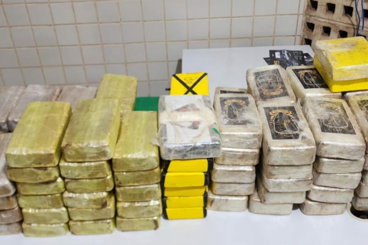 PM apreende quase 100kg de drogas em Itaituba
