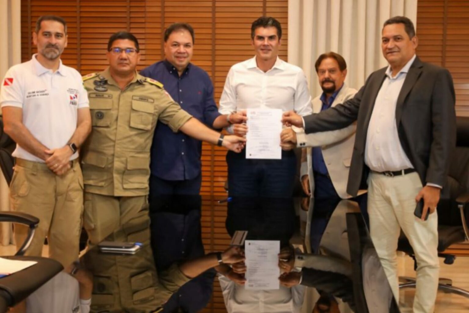 Helder e Dr. Moacir assinam Ordem de Serviço para construção do quartel do Corpo de Bombeiros em Xinguara