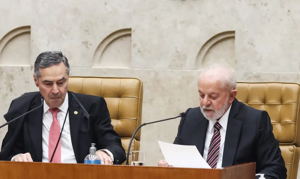 No STF, Lula defende regulação das redes sociais no Brasil