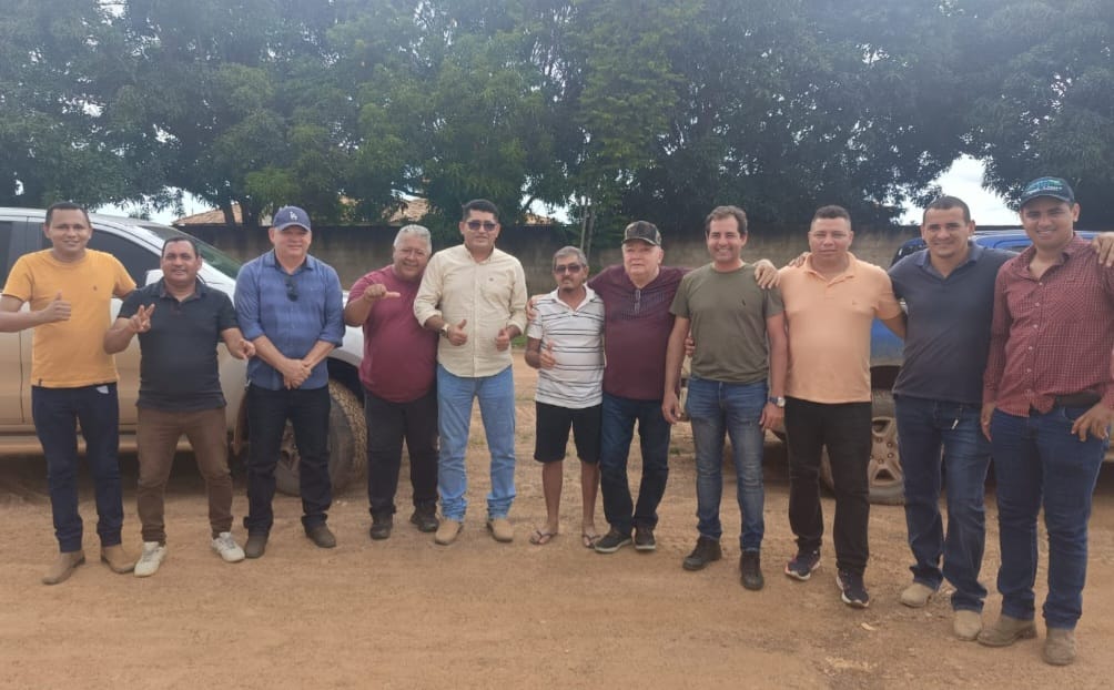 Eider Gomes e Wandenkolk Gonçalves se reúnem com grupo de apoio em Cruzeiro do Sul