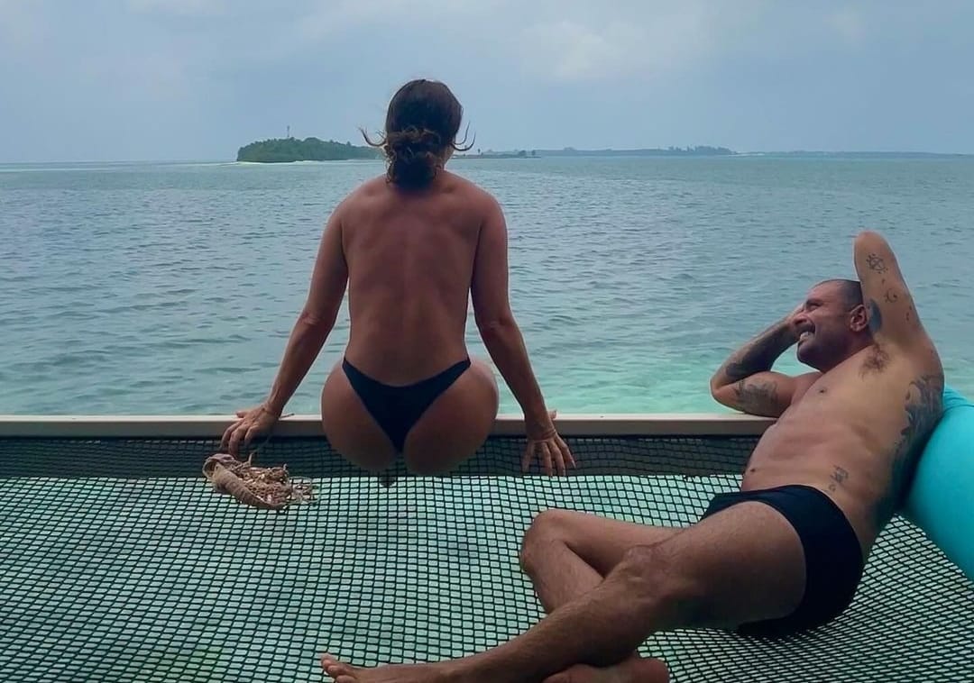 Paolla Oliveira faz topless nas Maldivas e deixa seguidores alvoroçados