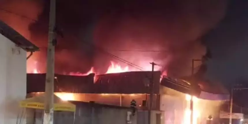 Supermercado é destruído por incêndio no oeste do Pará