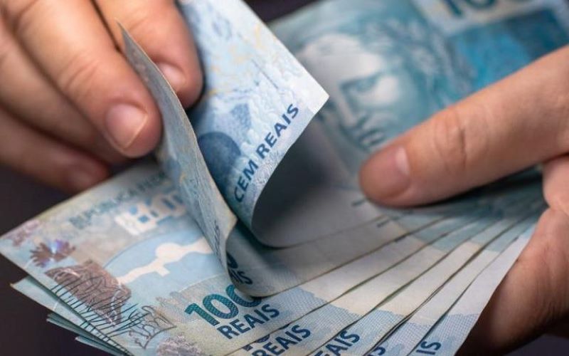 Fim dos supersalários economizaria quase R$ 4 bilhões por ano aos cofres públicos