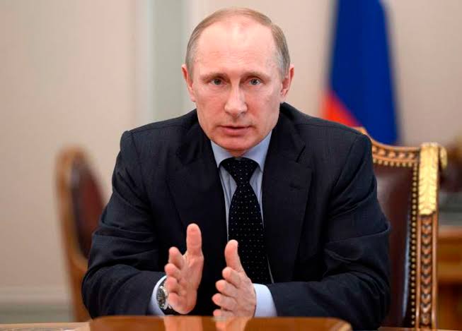 Putin é reeleito com votação recorde e segue no poder até 2030