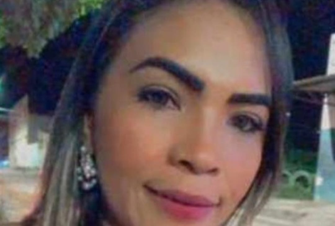 Dupla mata mulher a facadas no meio da rua em Parauapebas