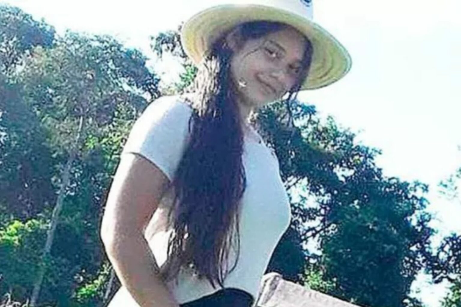 Jovem morre ao sofrer descarga elétrica com celular na tomada no Pará