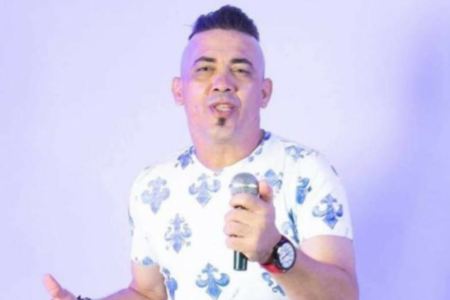 Cantor sofre AVC e família pede ajuda financeira em Marabá