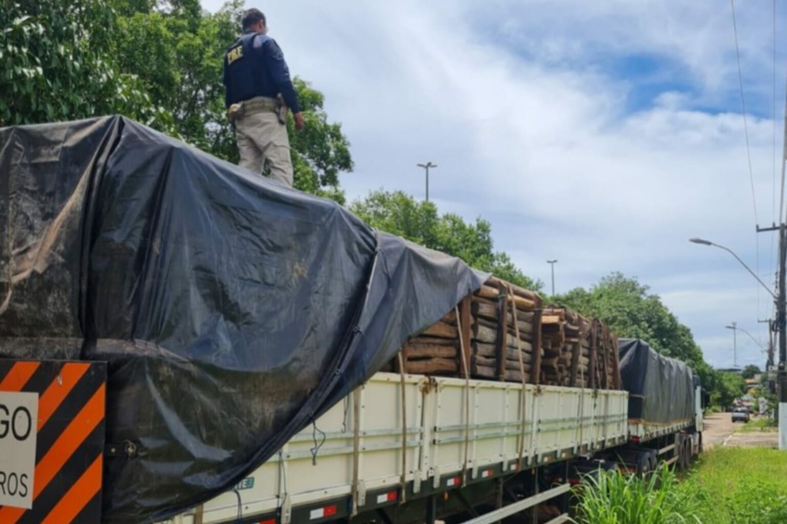 PRF apreende 89 m³ de madeira ilegal em Marabá