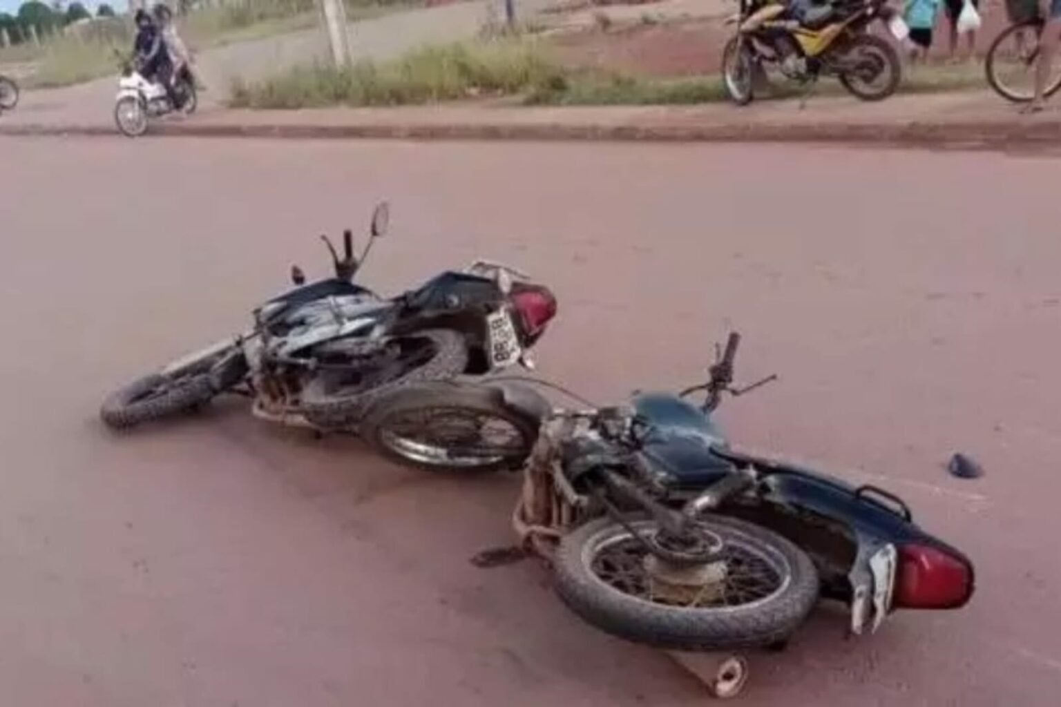 Colisão entre duas motos deixa uma pessoa ferida em Itaituba