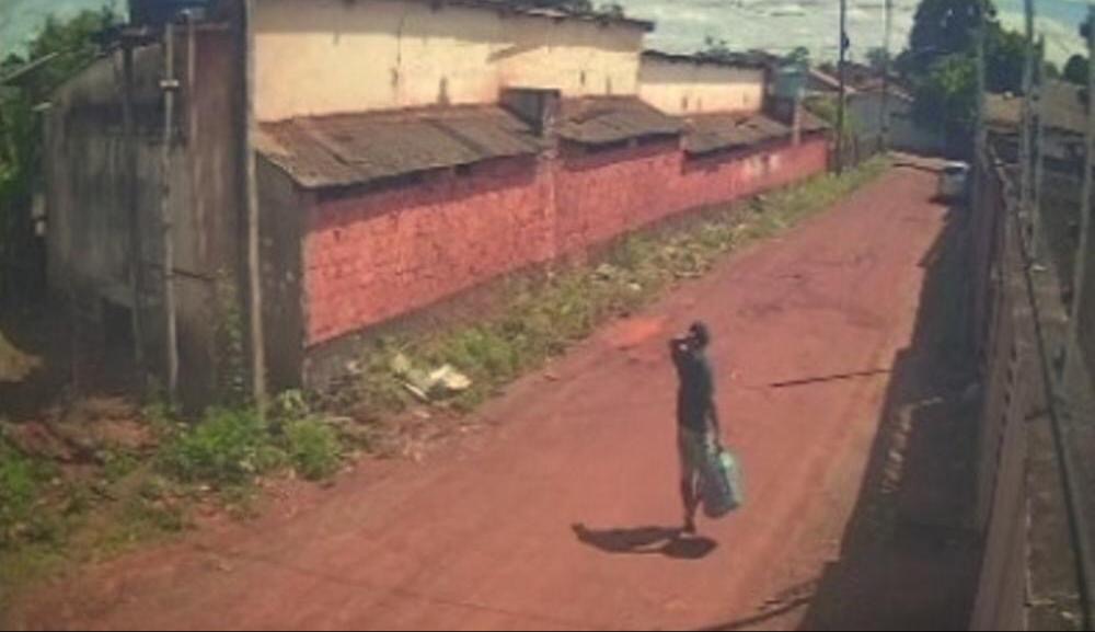 Suspeito furta mais de R$ 10 mil em mercadoria de residência em Altamira