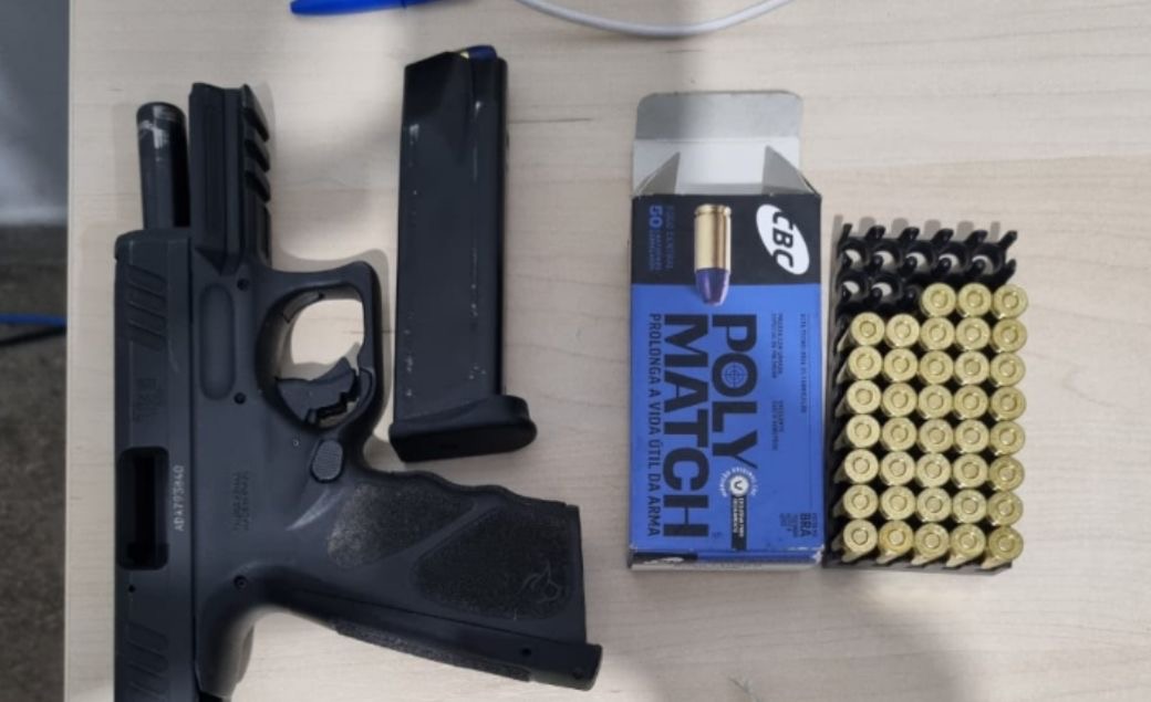 Homem é preso por porte ilegal de arma de fogo e porte de drogas, em Ipixuna do Pará