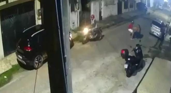 VÍDEO: Casal assalta mulher que teria acabado de sacar dinheiro no Pará