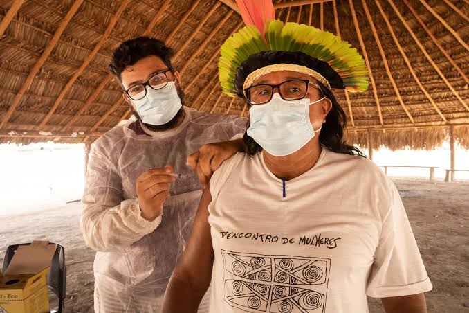 Ministério da Saúde quer vacinar 130 mil indígenas até 12 de maio