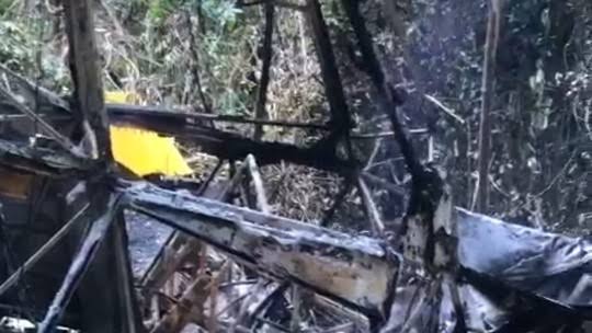 Avião agrícola cai, pega fogo e ocupantes sobrevivem no Pará