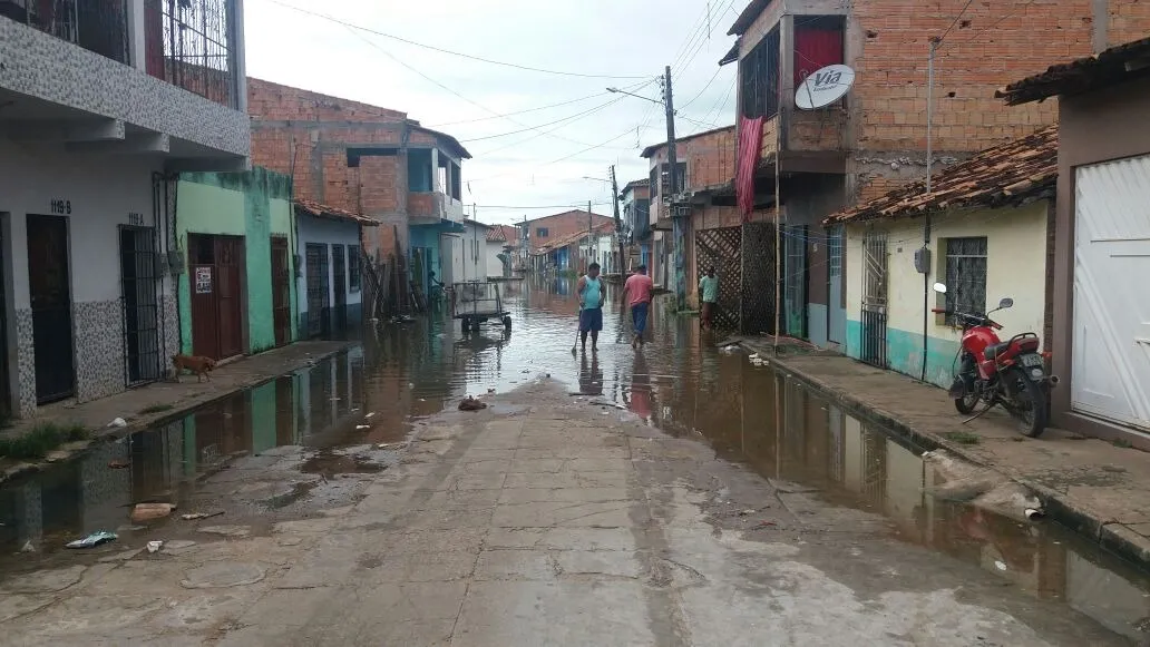 Enchente desabriga mais de 100 famílias em Marabá