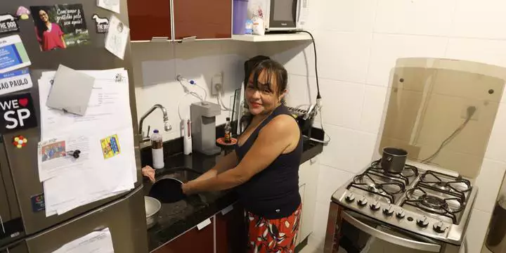 Quase 90% dos trabalhadores domésticos não têm carteira assinada no Pará