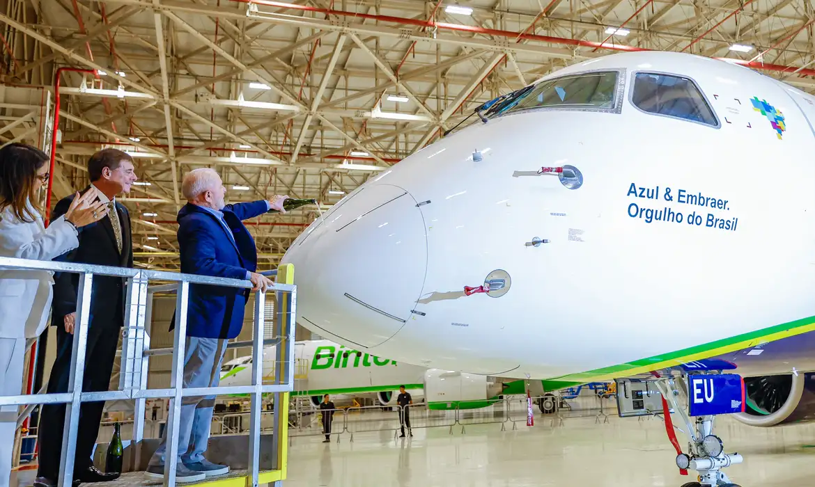 Embraer anuncia investimentos de R$ 2 bilhões