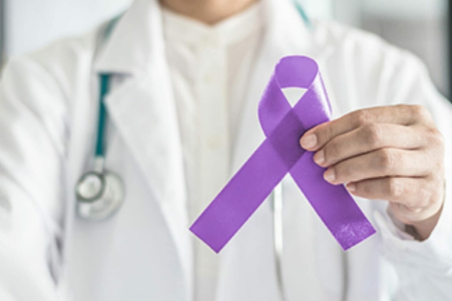 Campanha Abril Lilás chama atenção para o câncer de testículo