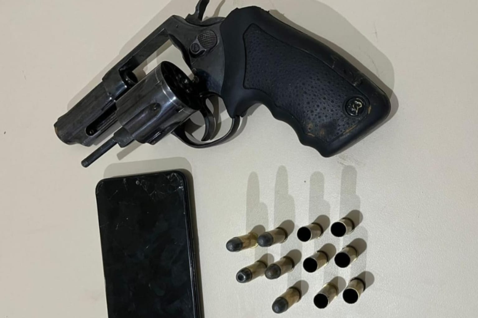 Dupla é presa suspeita de matar homem por dívida de drogas em Santarém