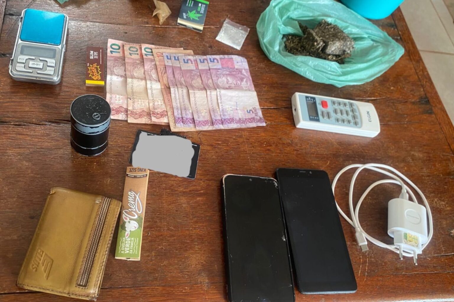Dois irmãos são presos por tráfico de drogas em Jacundá