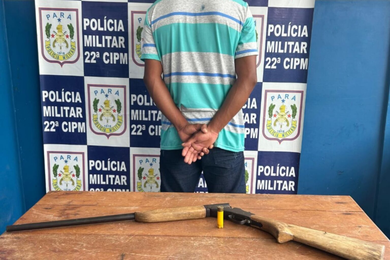 Homem é preso com espingarda em via pública no Marajó