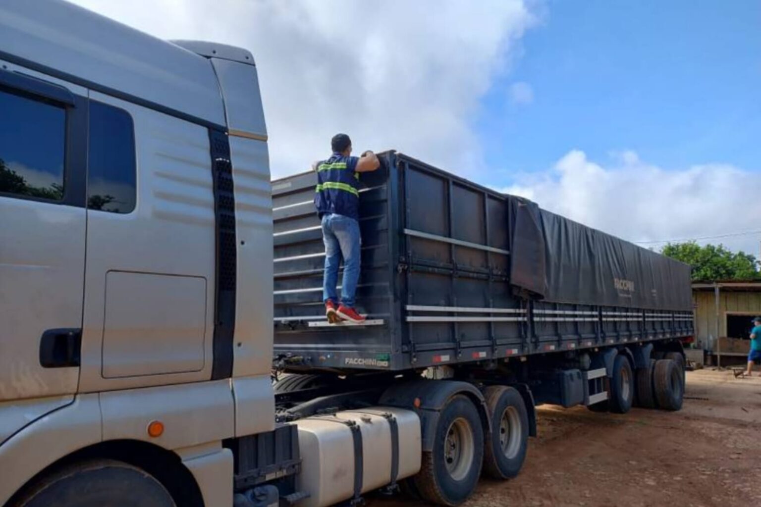 Sefa apreende 39 toneladas de sementes importadas em Dom Eliseu
